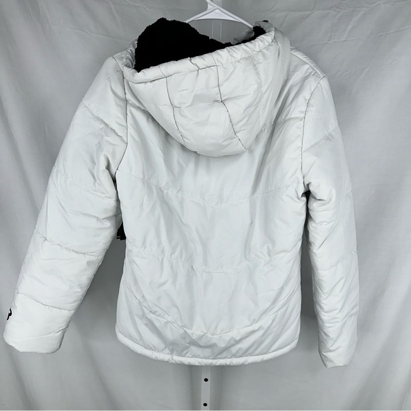 New Balance Women’s White Puffer Jacket Size S New with tags - Picture 4 of 10